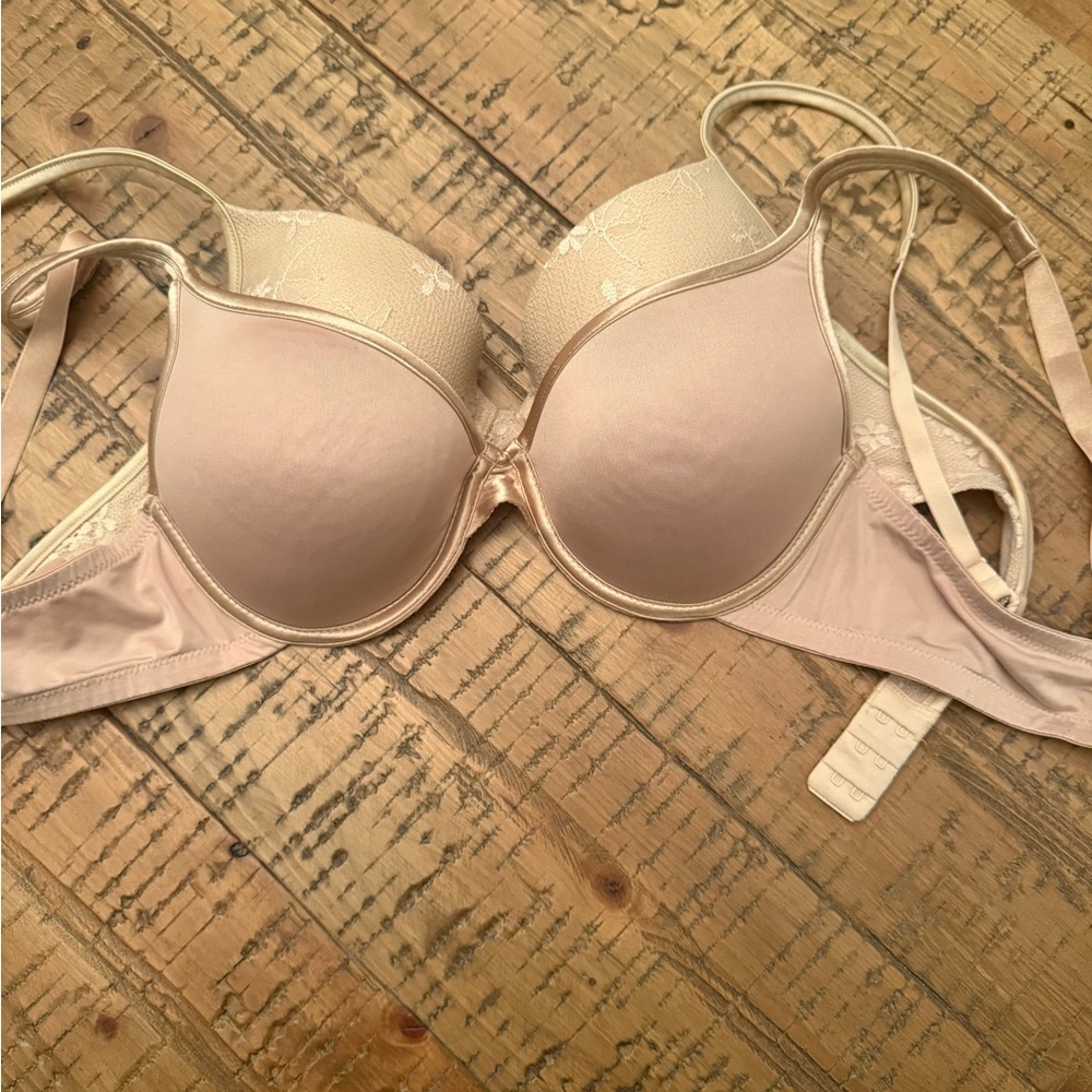 Maidenform Cream Lace Bra